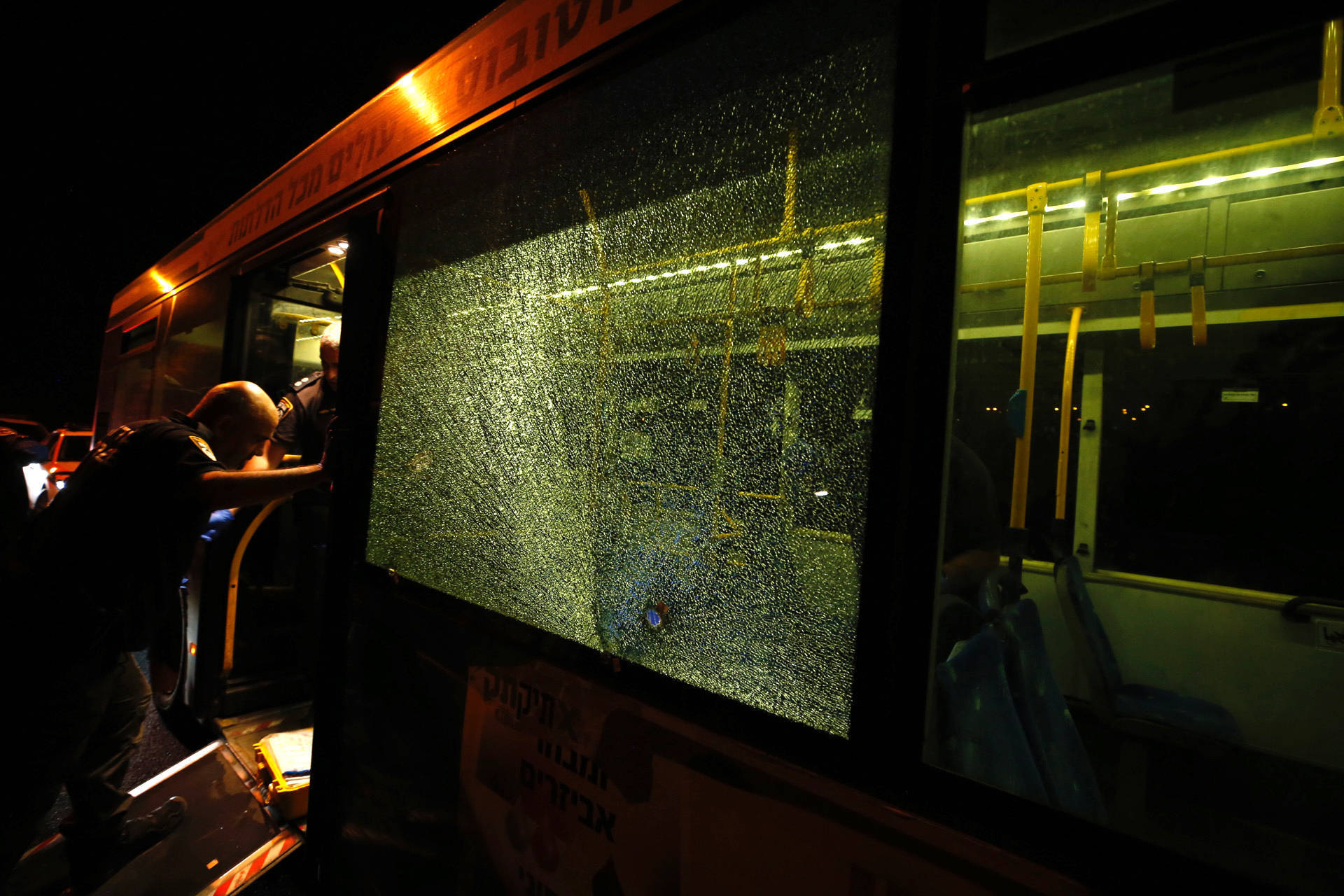 耶路撒冷公交车遭枪击7人受伤