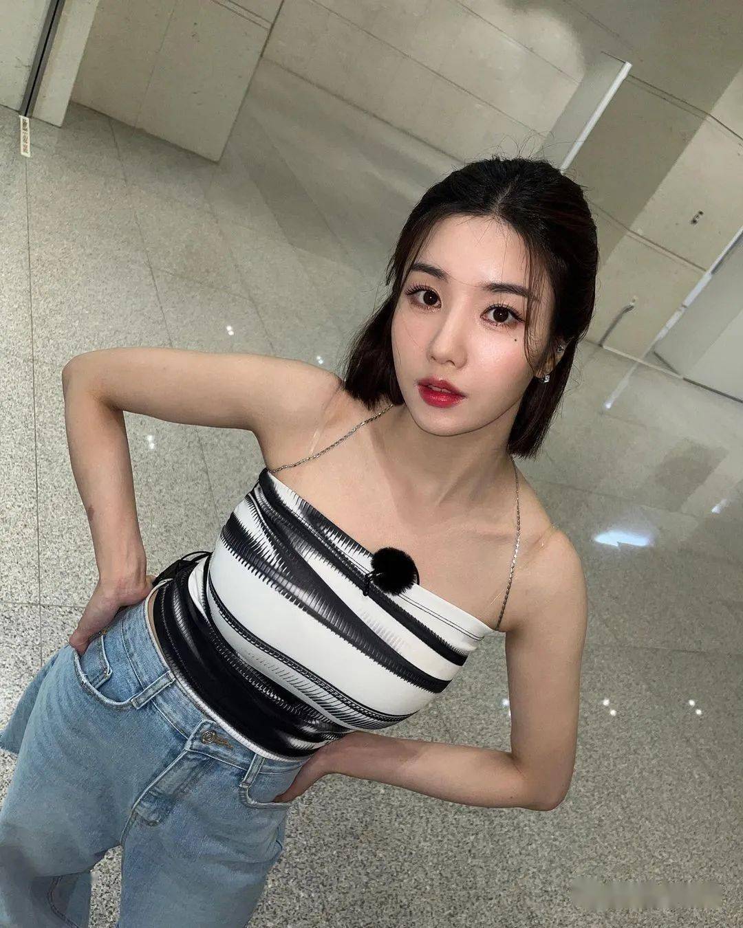 red velvet朴秀荣甜美,twice娜琏可爱,权恩妃的丰满身材_专辑_joy