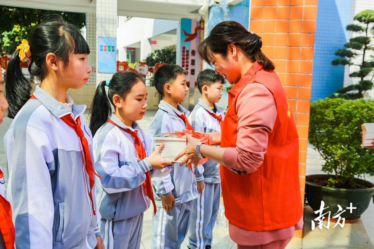 梅江区:激发"她"力量 绘就妇女儿童幸福底色_活动_黄明村_组织