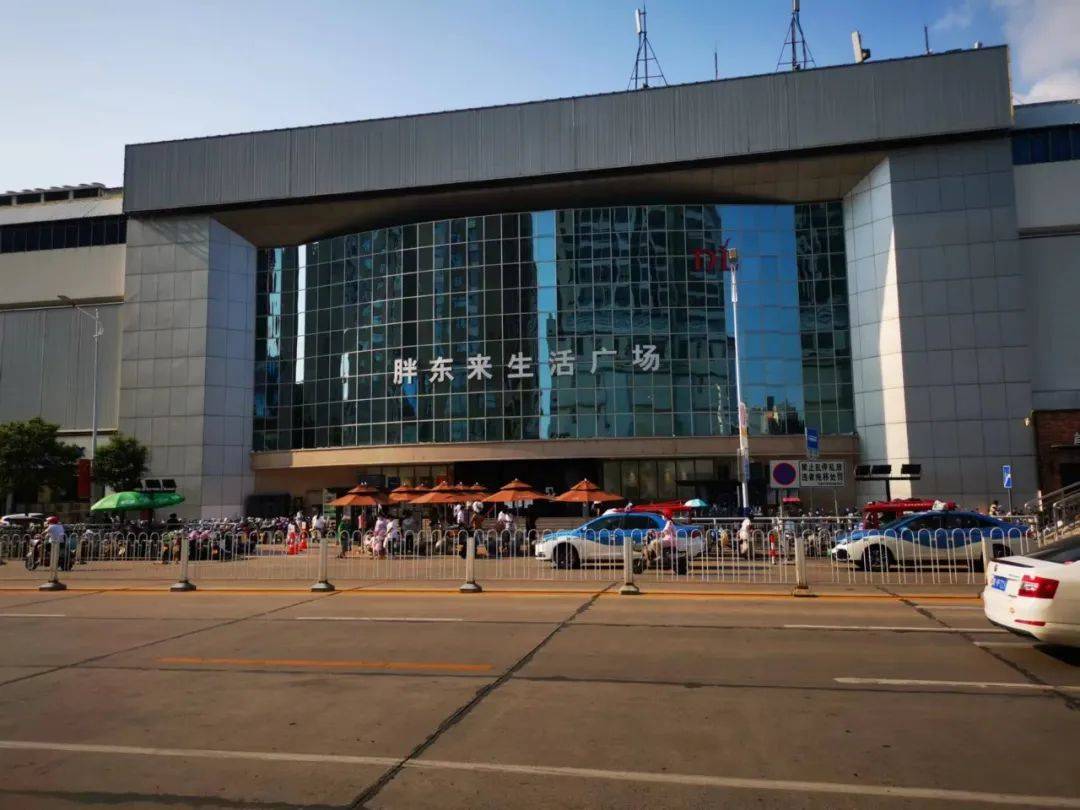 只有五家购物中心,其中体量最大的万达广场仅有10万﹐(2018年开业),而