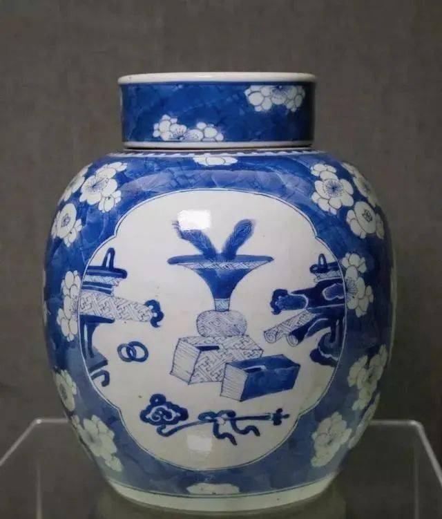 青花博古图瓶清康熙款青花龙纹瓶清康熙青花海兽纹缸清康熙款青花龙纹