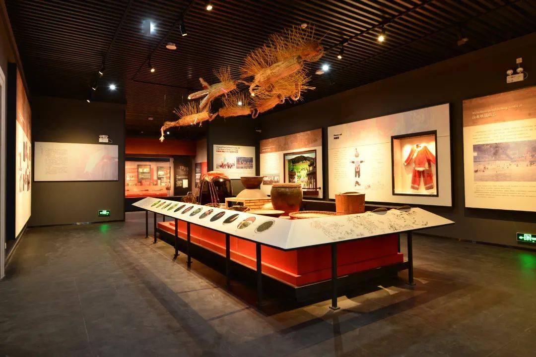 8月22日16:30—18:00第三场点播专场"盲盒"点播由同台竞技的廉江市