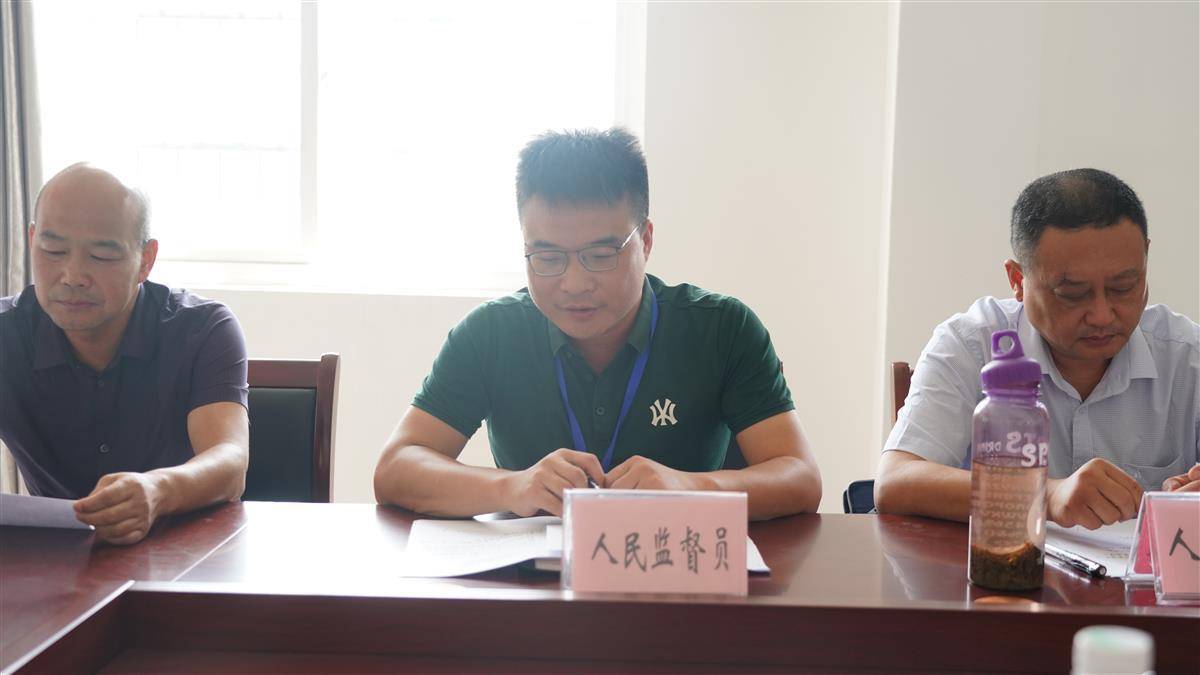 天门市人大代表徐爱明一起到天门市麻洋镇沙河村参加一起听证会