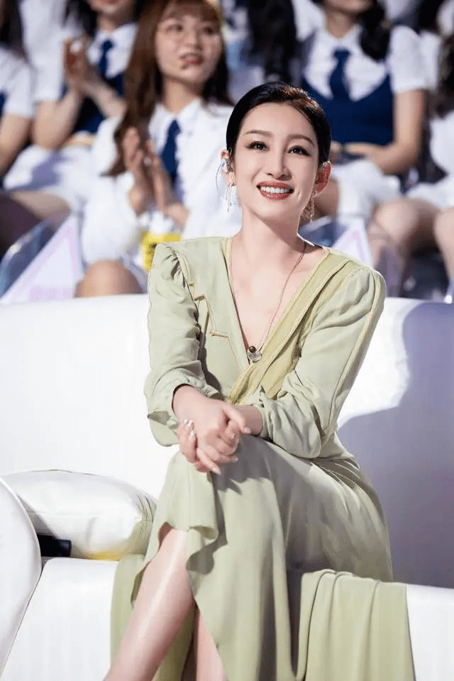 秦海璐坚持不减肥珠圆玉润的健康身材可比瘦骨如柴好看得多