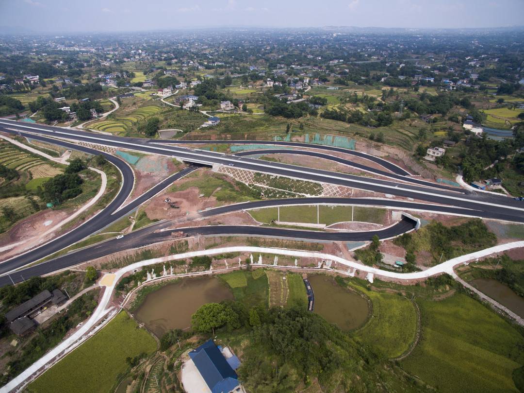 泸永高速公路全线全幅贯通 今年10月正式通车_建设_发展_集团