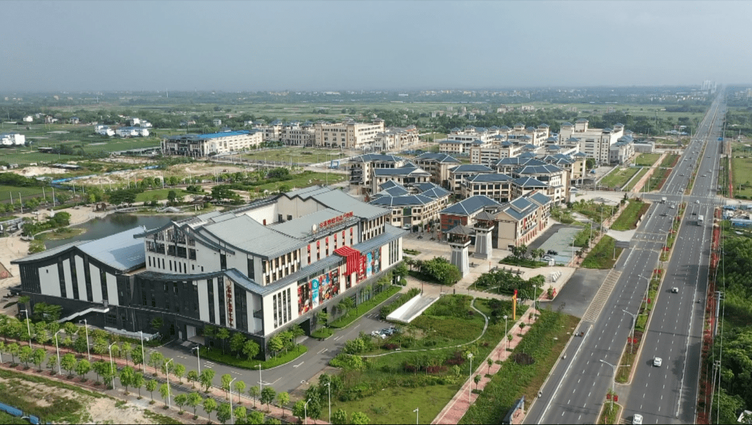 合浦月饼小镇位于合浦工业园区,是全国唯一以月饼文化为引爆点,体验式