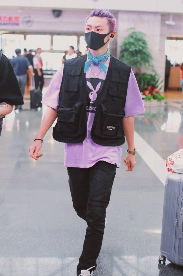 小鬼王琳凯的"毒液鞋"有多亮眼?