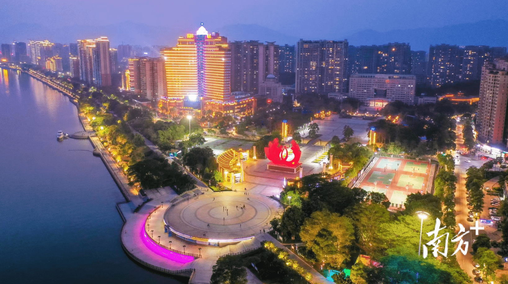 一江两岸“烟火气”带旺清远夜经济_北江_清远市_消费
