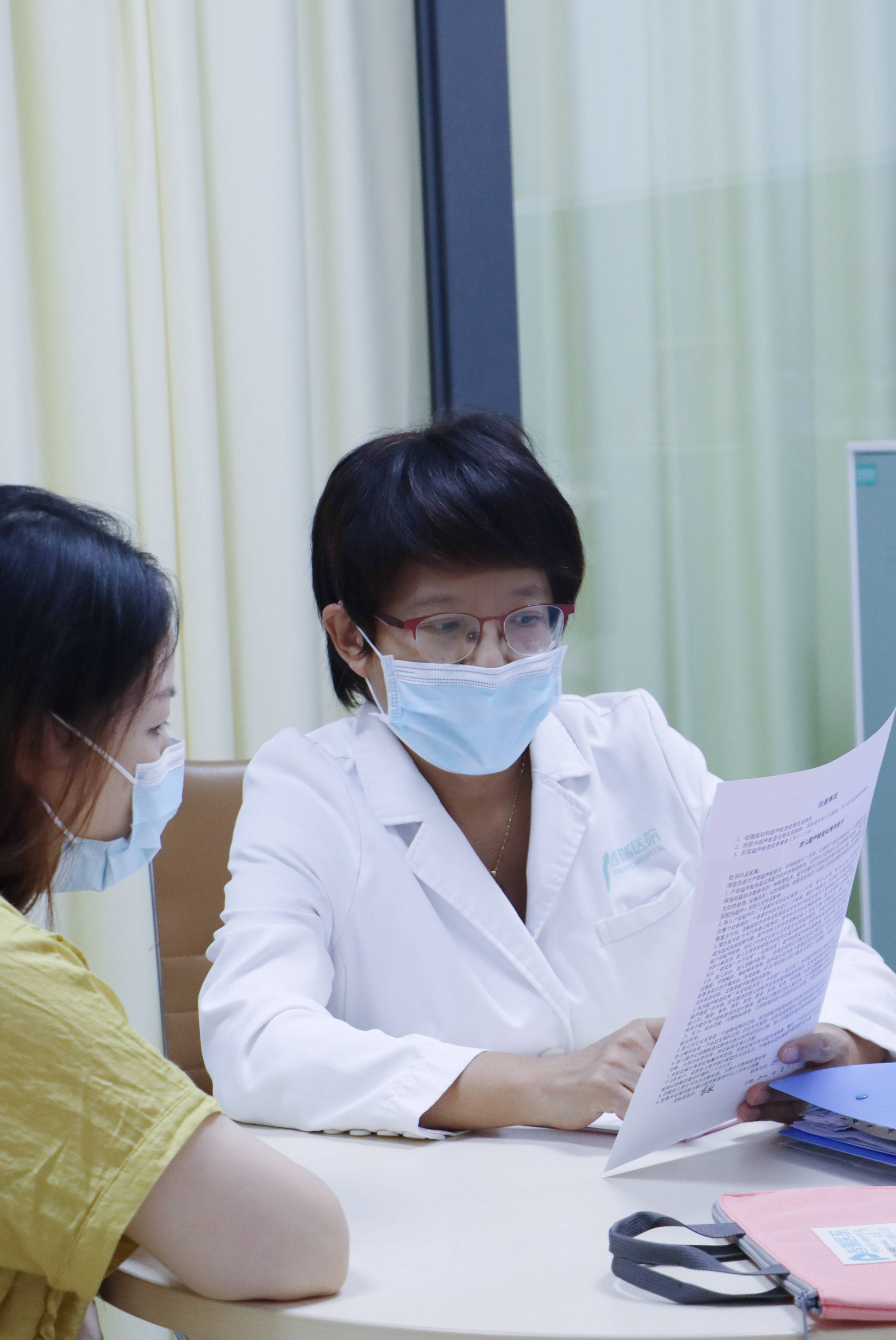 产后康复,以及妇科常见病诊断治疗领域丰富的临床经验紧密结合起来