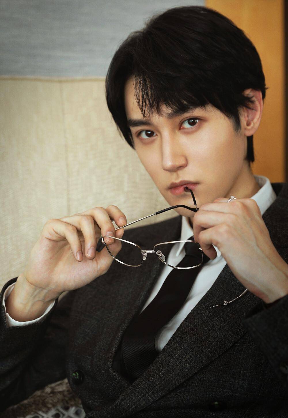 有人说他一脸苦相,但没几个男明星能有他的气质_汪铎_感觉_角色