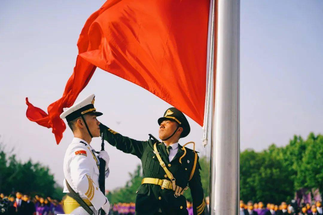 小蓝鲸帮推|国旗护卫队招新:护旗之高扬,寻光之所向!