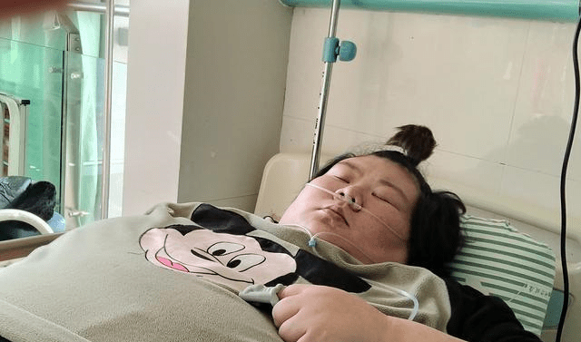 406斤巨胖孕妇成功诞下二胎,婴儿却早产4周肺部感染命悬一线_杨茹
