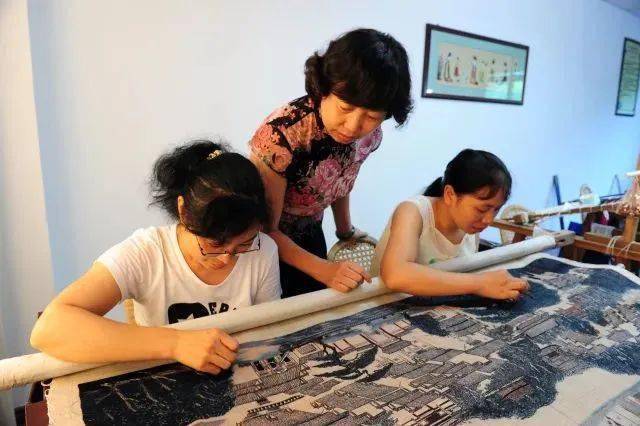 这个新余人昨天拿到了国家级大师证书!_夏布_张小红_工艺美术