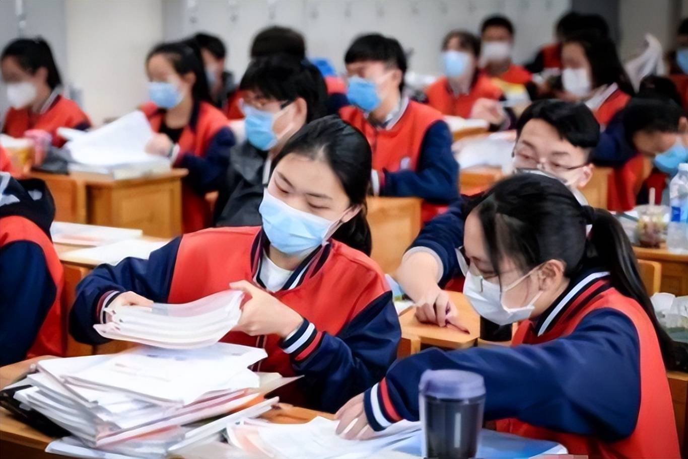 职高生晒出"课堂照",奉劝家长要慎重,别等到被坑了才后悔_中考_孩子