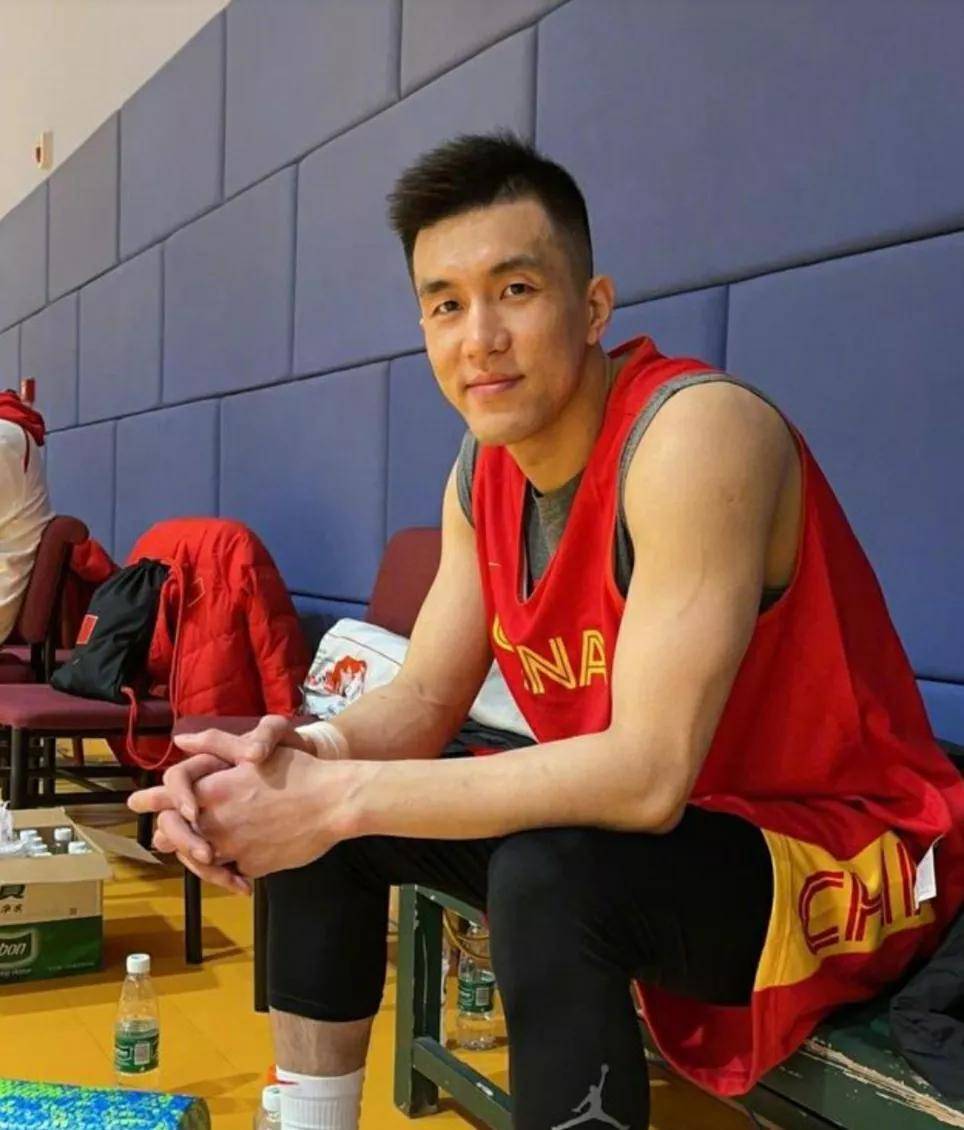 郭艾伦赵继伟高诗岩到底能不能在杨鸣的团队篮球理念下共融_防守