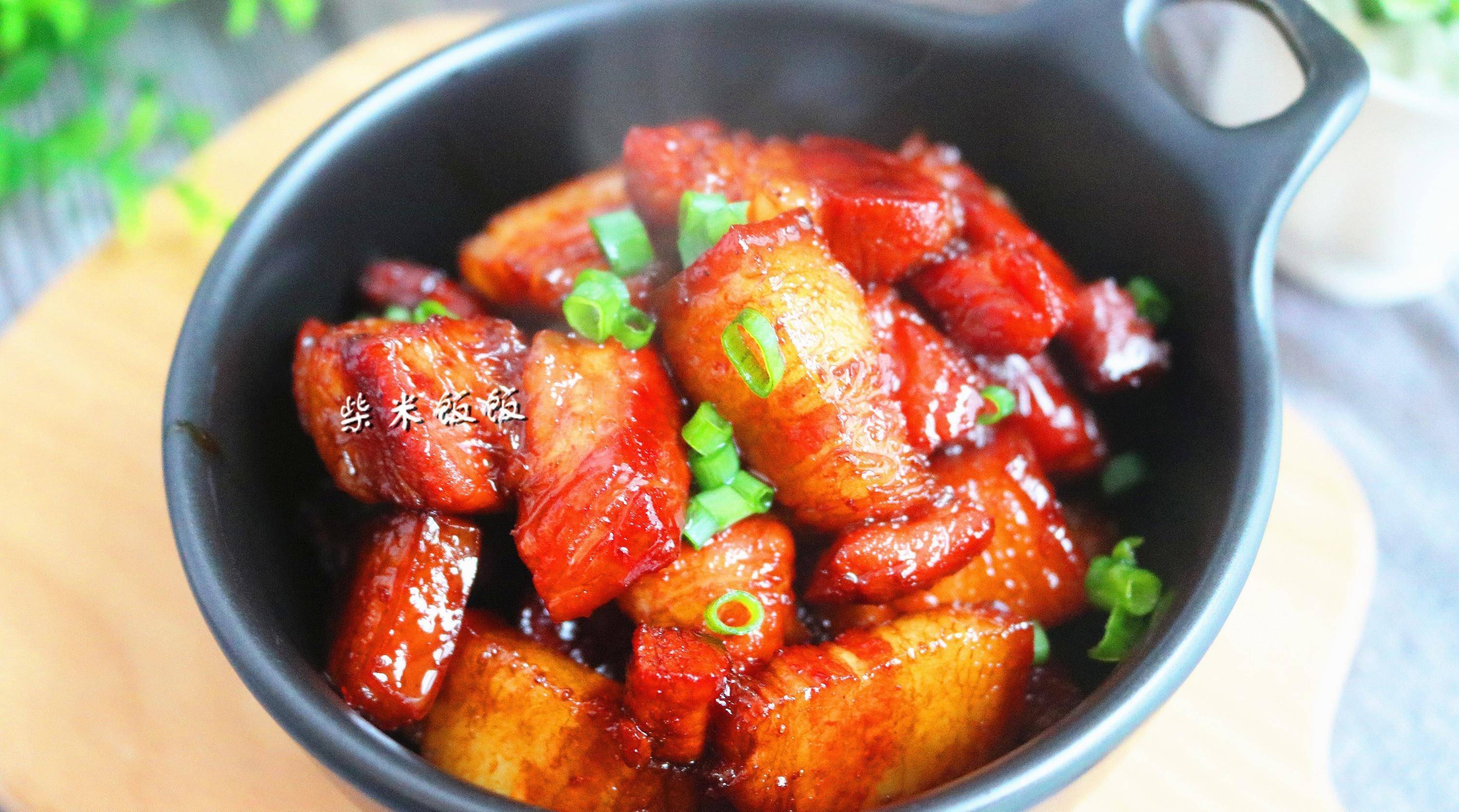 6,最后加入适量盐和少许香醋调味,大火收一收汤汁即可出锅.