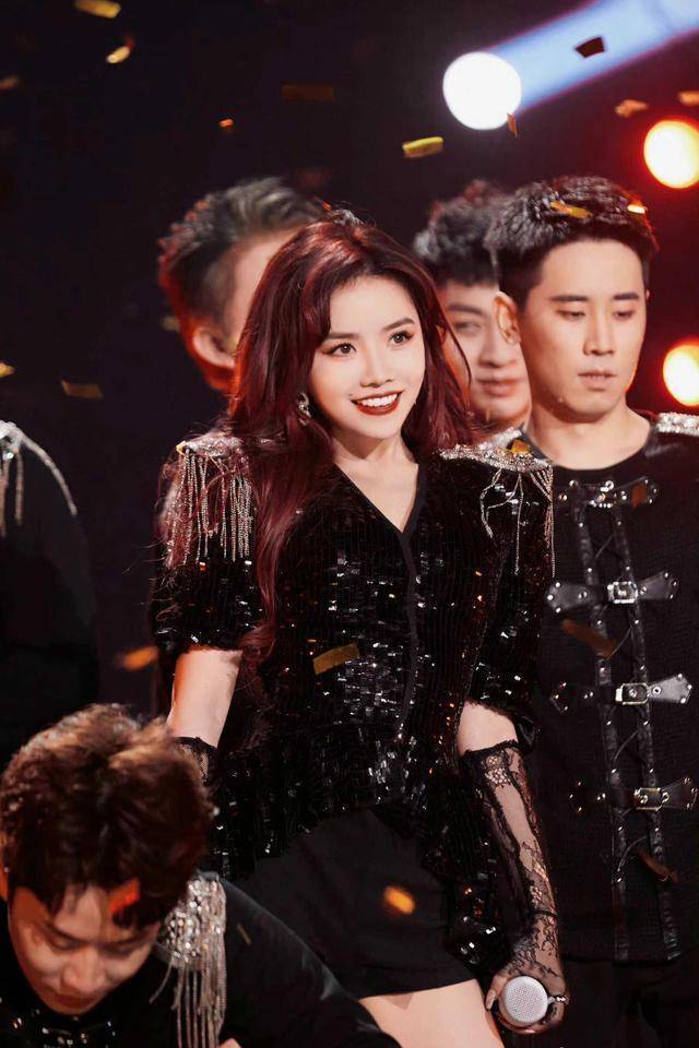 女歌手安崎要点痣了,这颗痣可能有癌变的风险,为了健康着想_定义_皇族