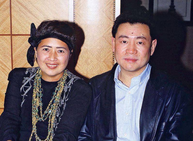 原创             照顾叶继欢妻女,借许家印40亿,孝顺前岳母,刘銮雄有