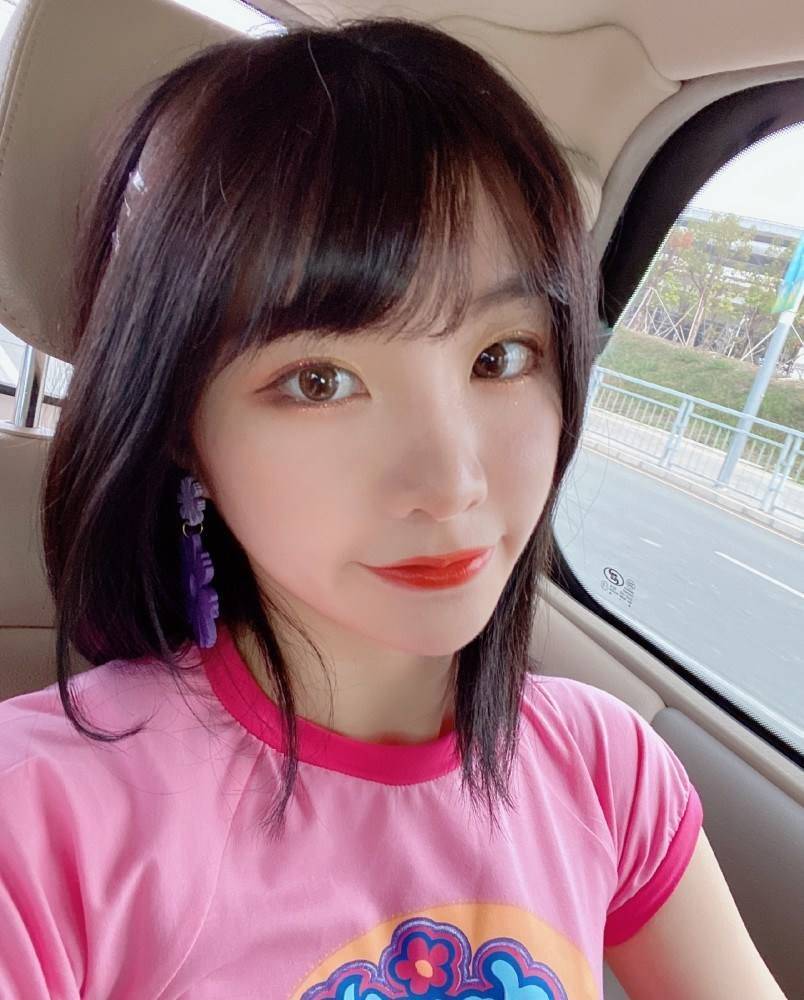 蓝衣战神一夜爆红,港风女神深陷抄袭_papi_视频_草莓