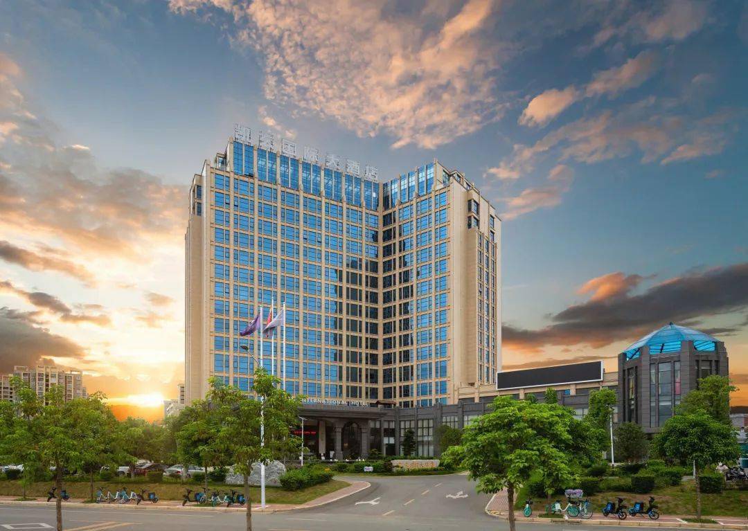 布透温泉 德天瀑布 明仕田园 三娘湾