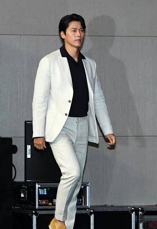 39岁玄彬高调亮相!