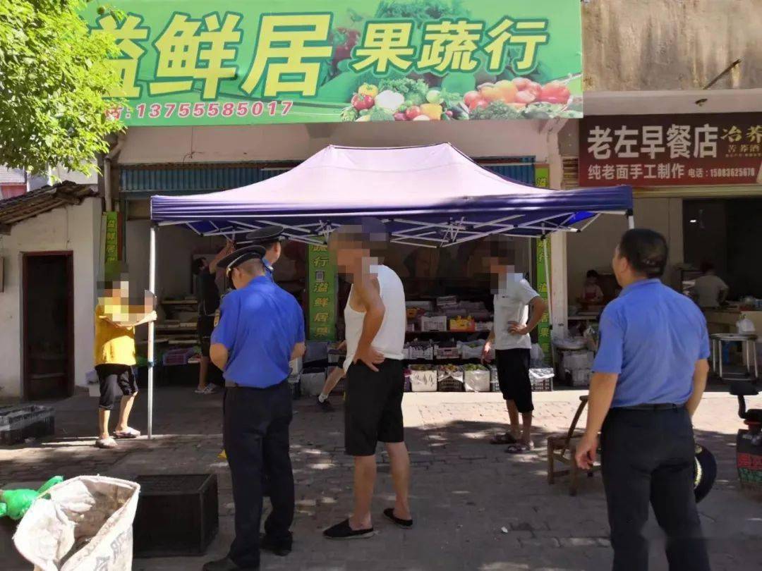 032022年8月22日9时16分许,狮峰北路小武特色早餐店违规出店经营,影响