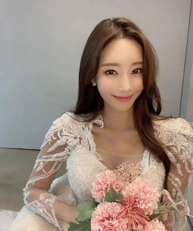 火辣e罩美女健身教练yuun ji,拥有无可挑剔的曲线身材,你上课吗_女生