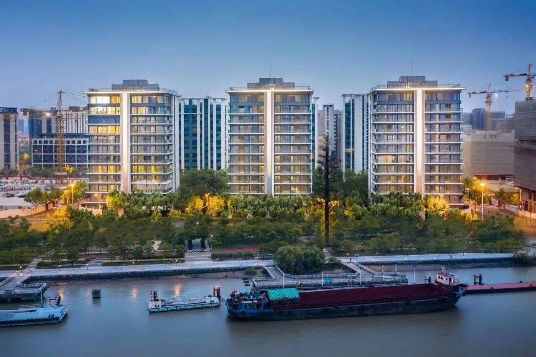 前滩标杆三湘印象名邸好房 前排215平江景大平层 后排224平复式_四房