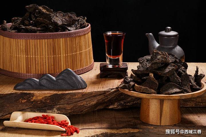 八大养生保健酒的泡酒配方_服法_功效_鹿鞭各