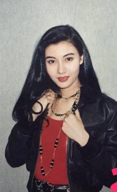 李嘉欣晒住院照,自曝历经抢救48小时,网友:晚年报应_社交_方世玉_照片