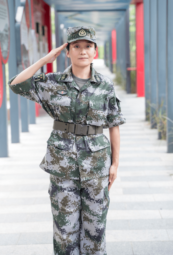 女兵迷彩服图片大全图片