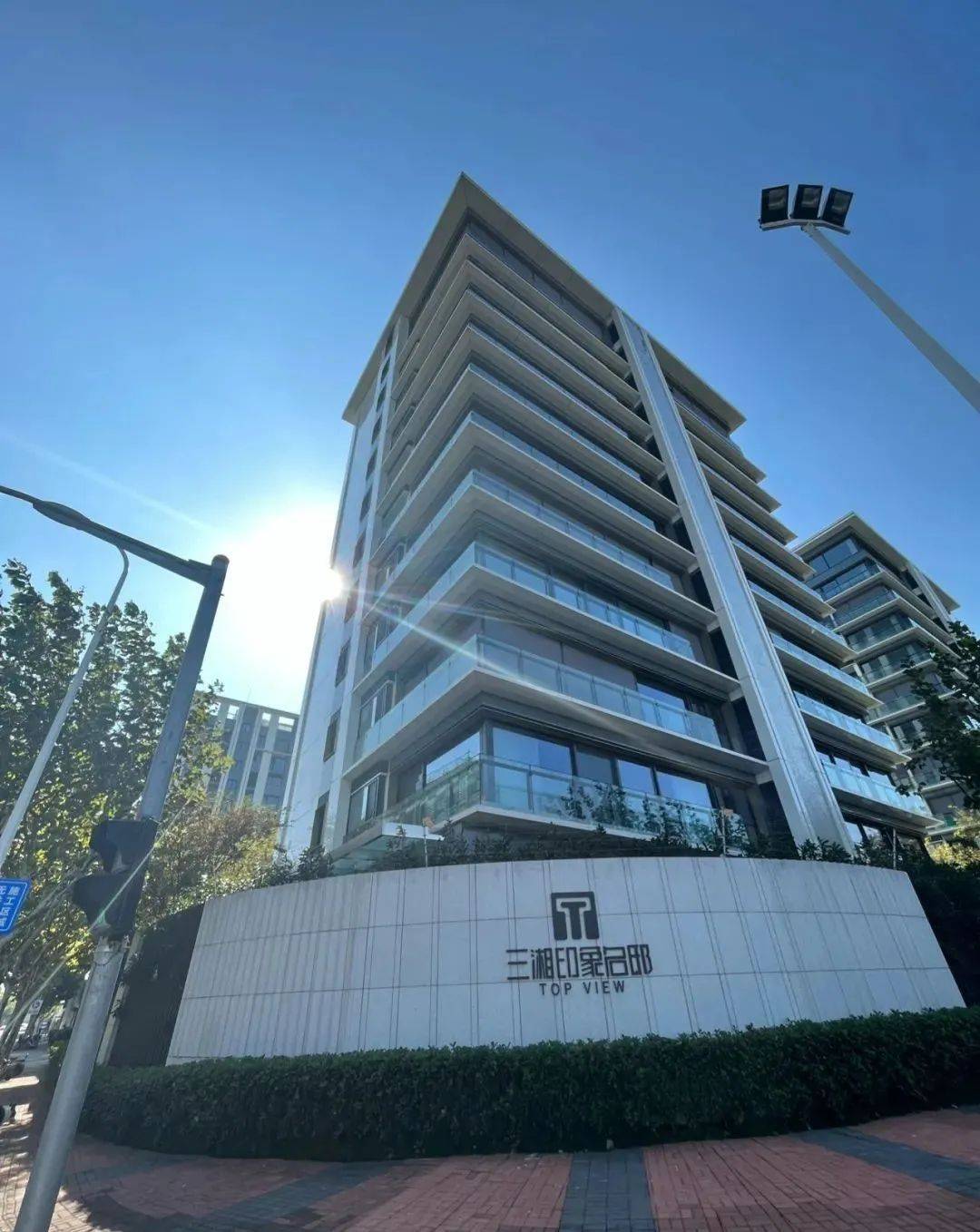 前滩标杆三湘印象名邸好房 前排215平江景大平层 后排224平复式