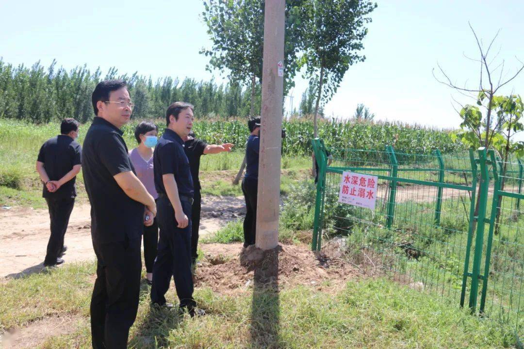 杨跃峰书记到明化镇调研检查_农村_群众_厕所