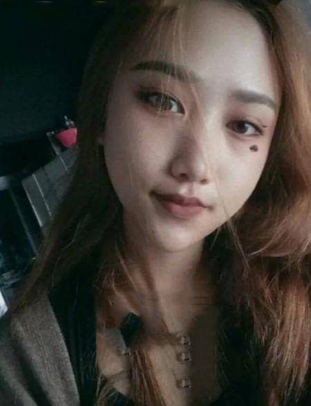 曝19岁网红孟阳真面目:穿3899元限量服饰,背后团队帮带5岁儿子_凉山