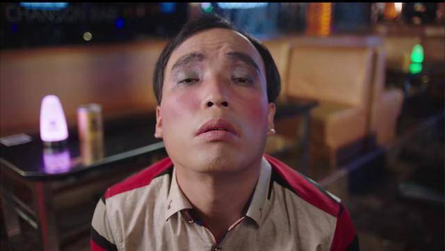 宋小宝小舅子的特色"甩头舞"让他一夜爆红,长得还没宋晓峰帅_霍云龙