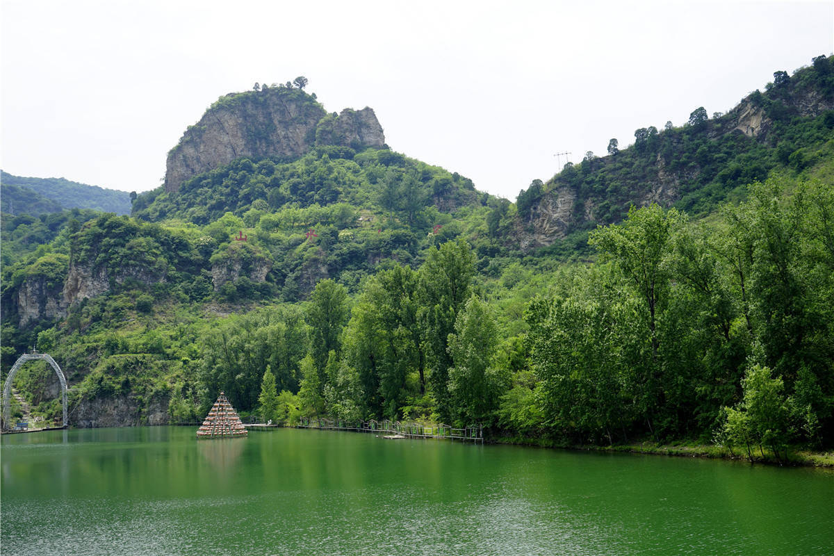 的這三鄉,人們很自然地浮現出:青山,碧水,森林以及紅色旅遊景點的字樣