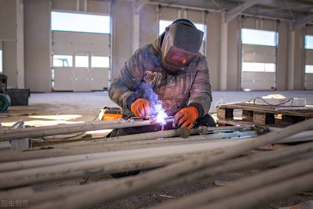 自我介绍电焊彩钢现有五六个人工种:【焊工/电焊/氩弧/二保/铆工/钳工