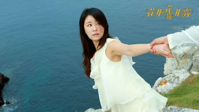 3,林心如饰演雪花/安琪张睿出道后资源也是很不错的,在《花非花雾非雾