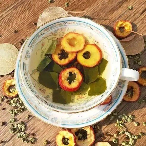 夏天喝什么凉茶最好?这8种凉茶让你清爽一夏!_功效_薄荷_菊花