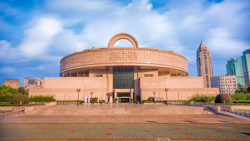 上海博物館:是一座大型的中國古代藝術博物館,館內文物收藏包括青銅