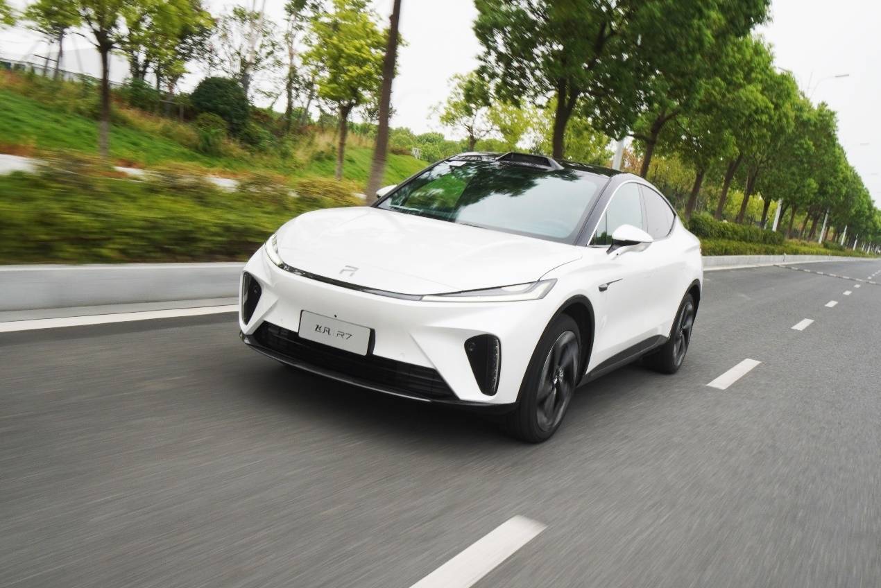 试驾上汽集团旗下的高端纯电动车飞凡r7_搜狐汽车_搜狐网