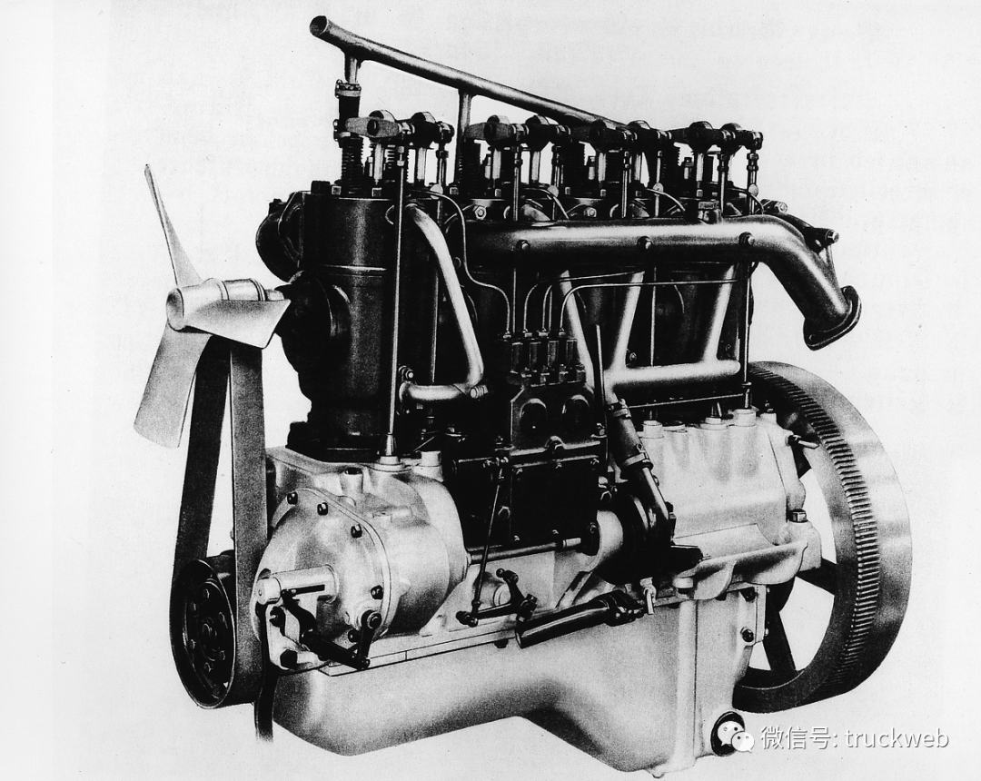 第一辆内燃机汽车图片