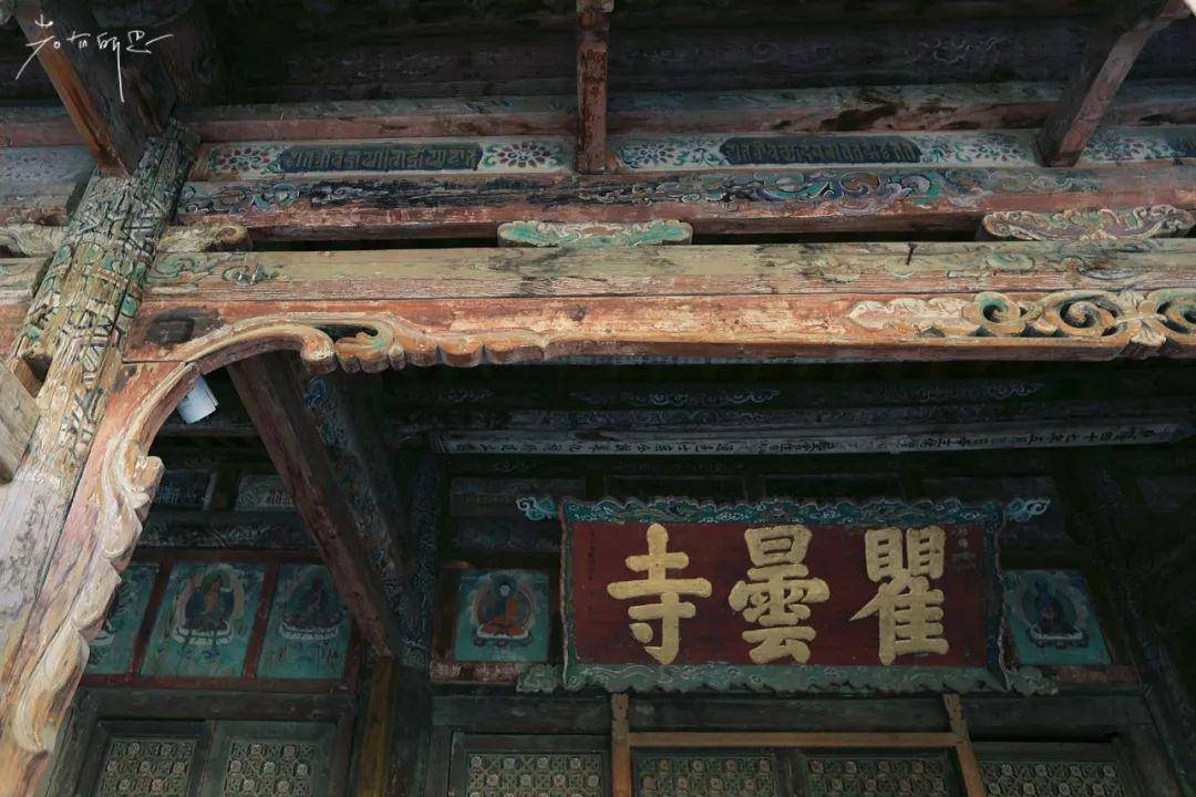 藏在青海深山里的“小故宫”，真正很古老的寺庙，国内已为数不多