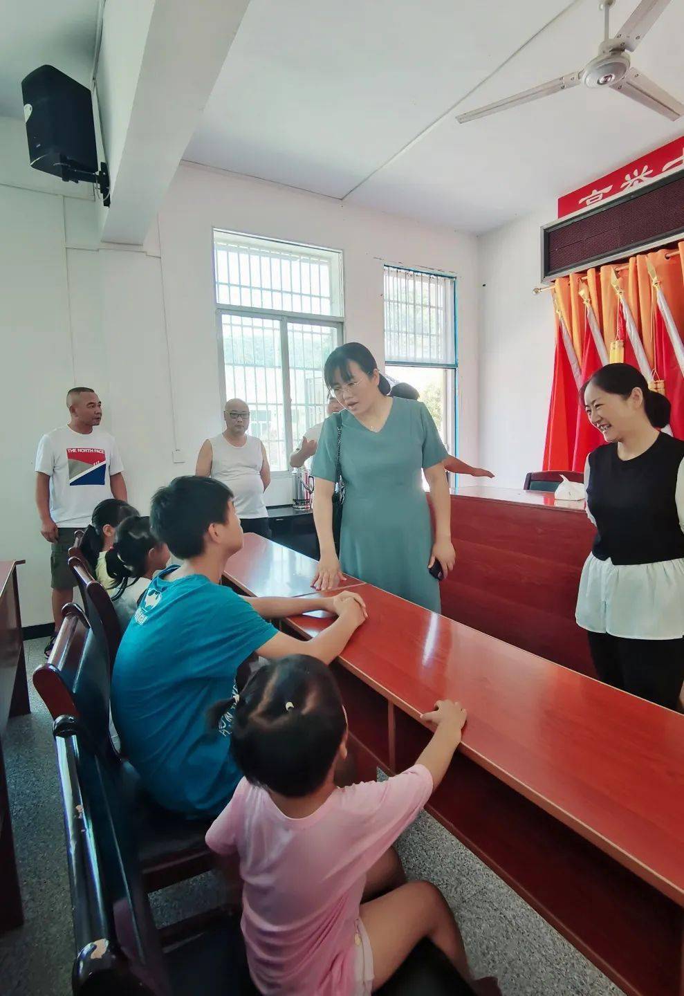 澧县工商联开展金秋助学活动_夏金梅_社会_家庭