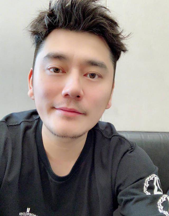 钱枫事件不断发酵,"小艺"身份被扒,疑曾是王思聪签约主播_米兰_网友