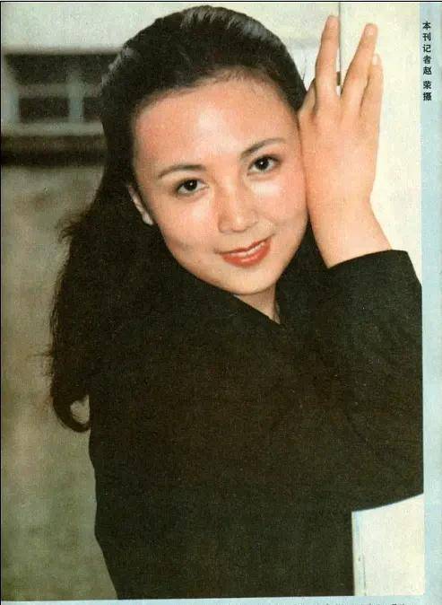 80年代一线女星赵静,巅峰时挂历上都是她,如今过得怎么样了?