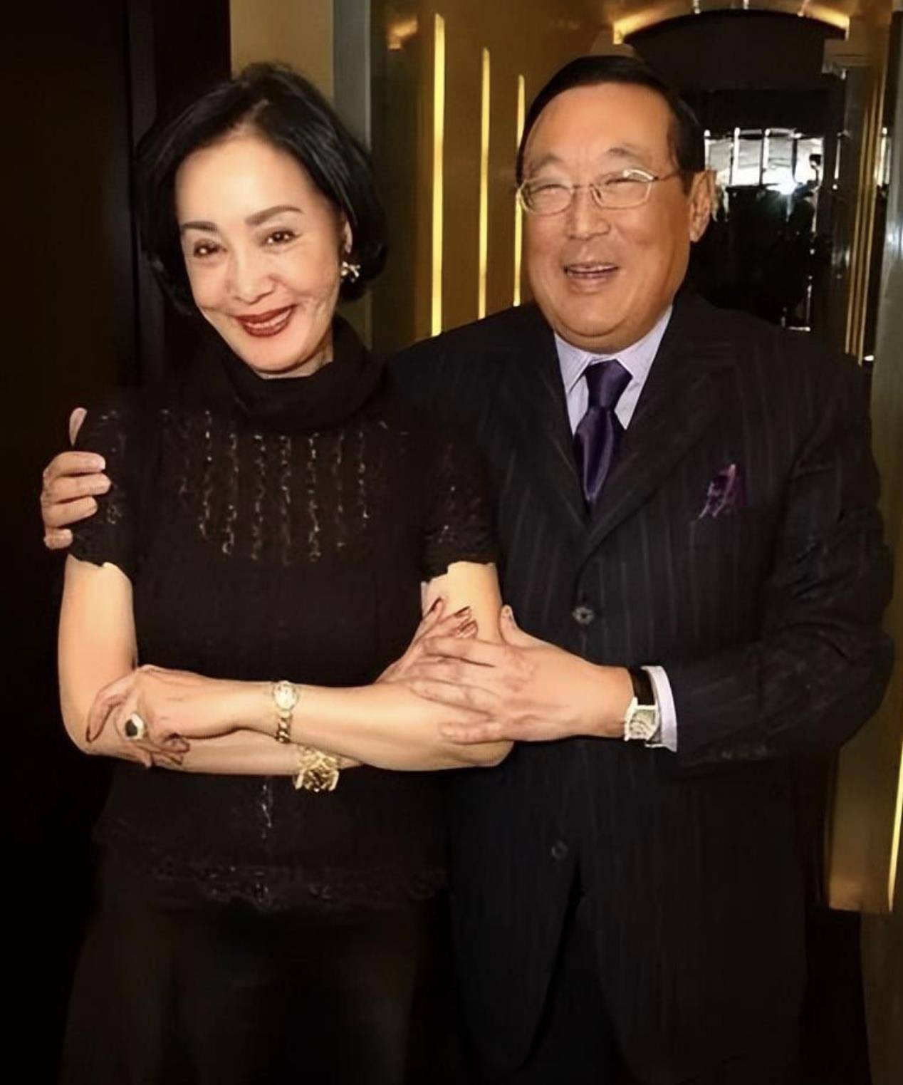 26岁嫁豪门,帮丈夫抚养私生子,70岁独揽70亿资产_赵世光_谭玉梅_母亲