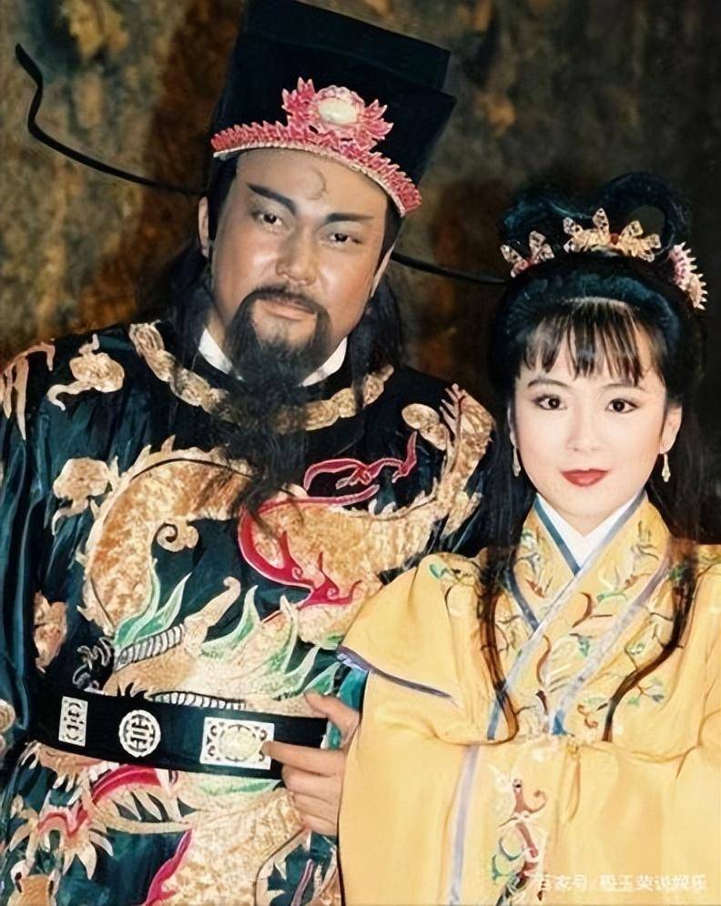 你还记得"开封有个包青天"吗?在哪里能看全集?_金超群_展昭_电视