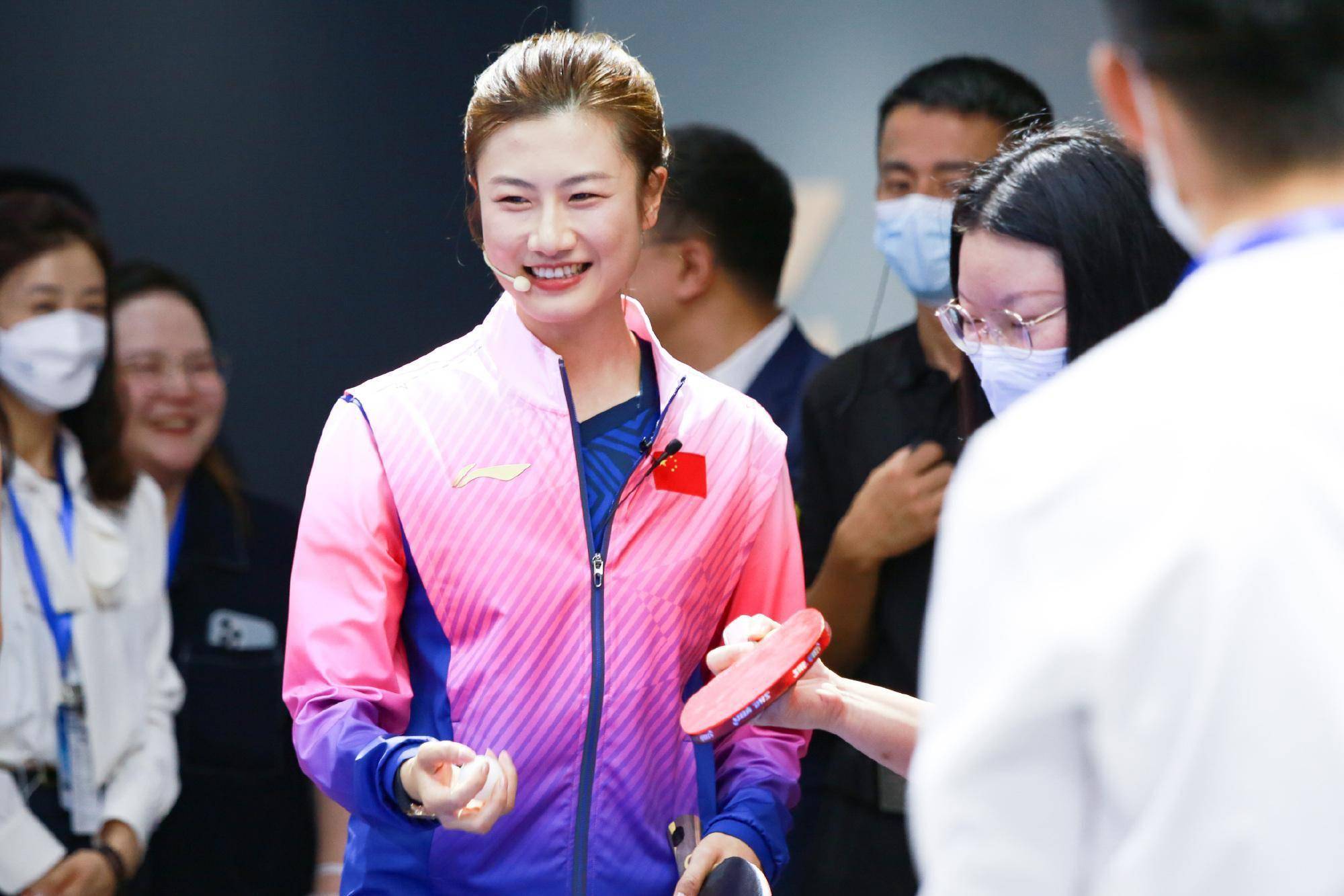 丁宁退役后生活真滋润!