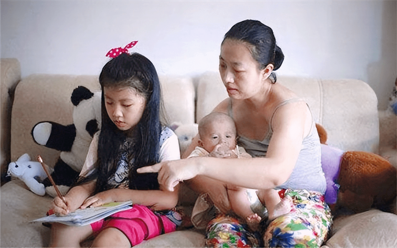 我是一个年薪70万的二胎妈妈，为了照顾孩子要不要辞职？_搜狐网